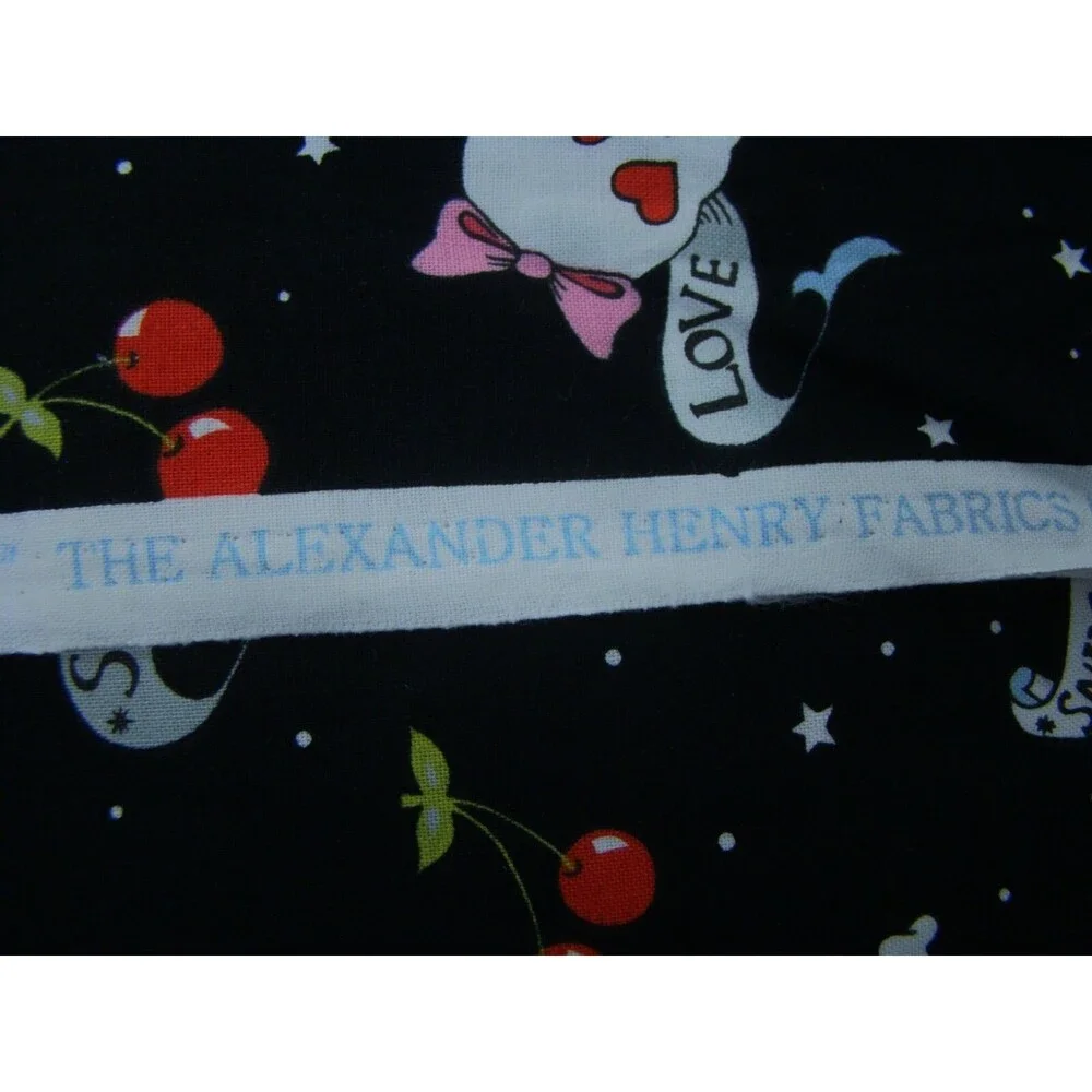 Snuggle Skull Fabric Piece Alexander Henry 11 x 44in Valentine Hearts Bones Goth